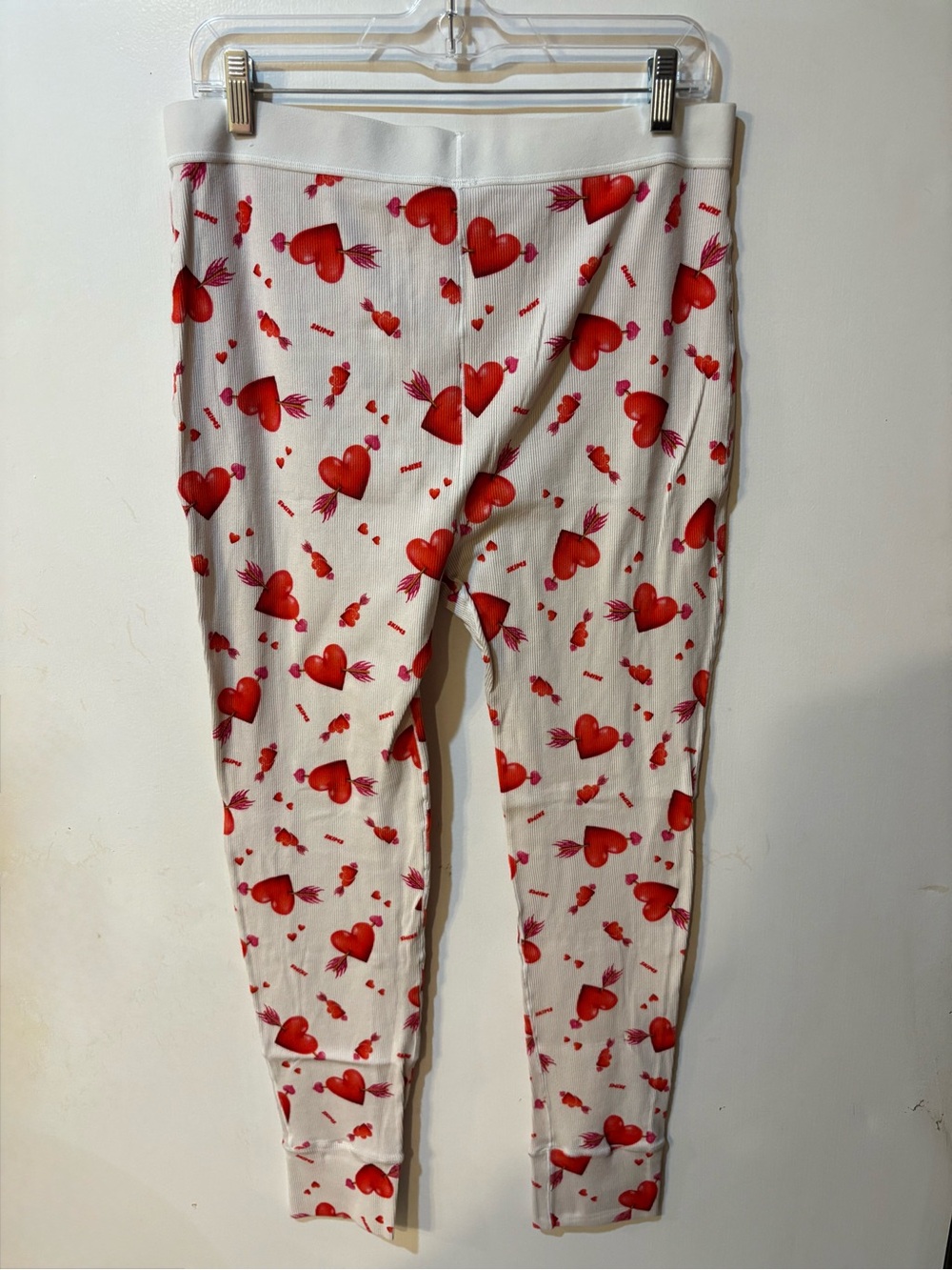 SKIMS Heart Print Cream Leggings with Red Hearts - Picture 2 of 5